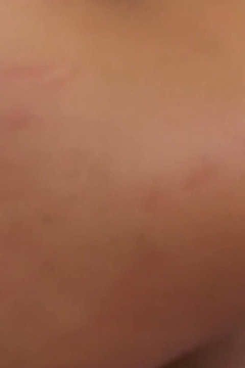 Vruća plavuša uči kako da koristi seks igračke