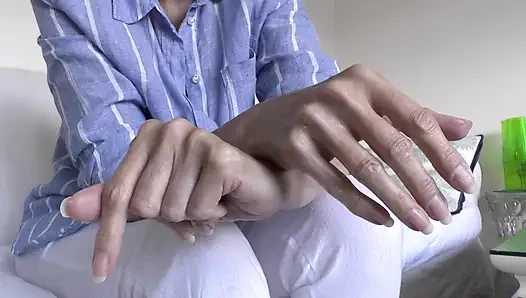 Elegant Summer Hands, Presented by Lady Victoria Valente