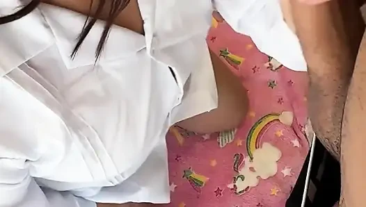 Ev yapımı porno latin üniversiteli kız üniversite üniformasıyla sikiliyor