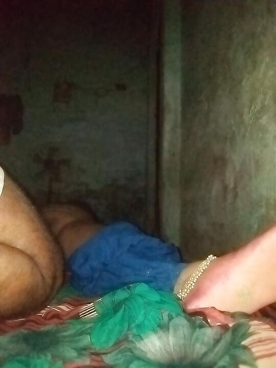 Desi bhabhi ki hard chudai chut se pani nikal diya
