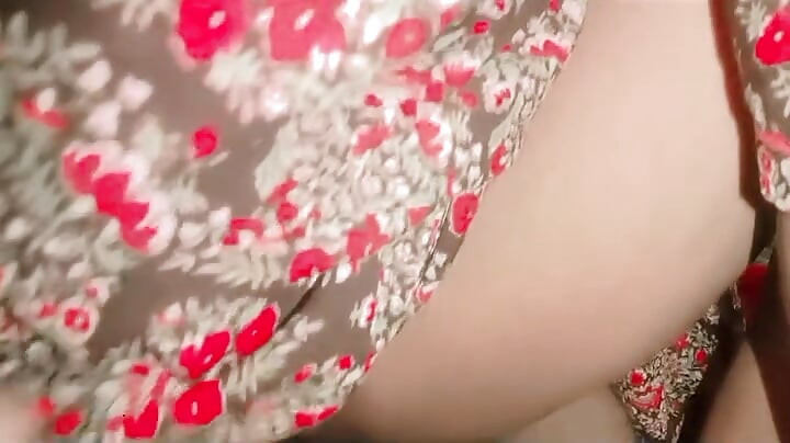 Mi mujer está montada en mi gran polla y disfrutando del sexo. Vídeo de sexo de pareja de pueblo indio