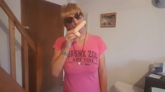 Suck dildo