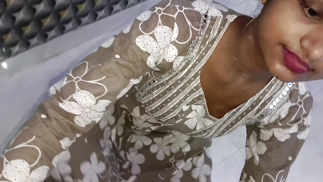 Indian Desi Bhabi Sudipta Hard Fucking With Lover - Real Homemade