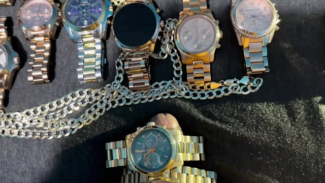Wristwatch fetish, Gold jewelry fetish.
