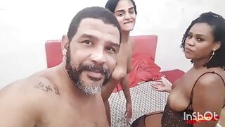 Fudendo com duas garotas de programa