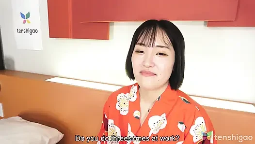 Hana Kawamura сегодня сосет и трахается с двумя мужчинами