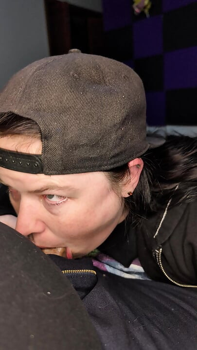 Blowjob etter jobb