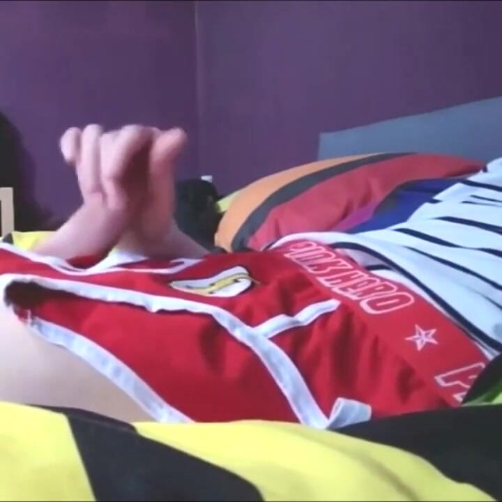 Sammy Andrews在超级英雄内衣上高潮