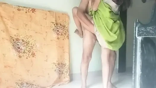 Geile indische bhabhi desparate für hardcore-sex mit dem freund des ehemanns