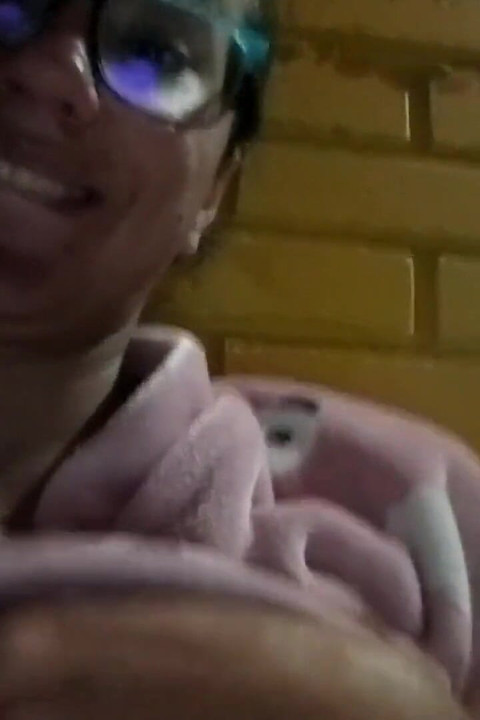 Loading video युवा कुंवारी हस्तमैथुन करती है और चुपके से बालकनी पर उसकी गीली चूत होती है