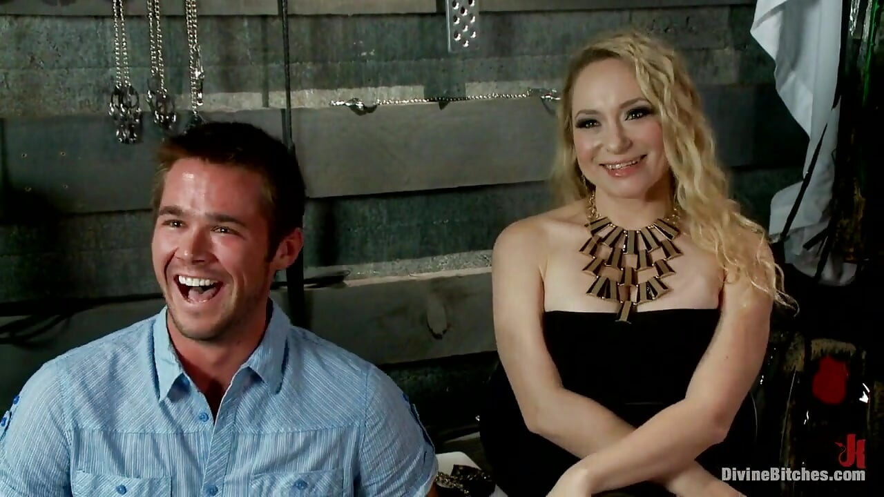 Carne objetificada para a deusa Aiden Starr