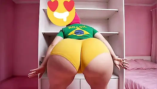 Büyük götlü Brezilyalı kadın