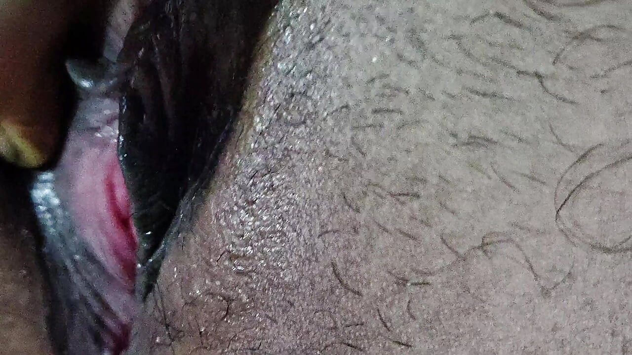 Indisk desi bhabhi hårig fitta fingrar för mannen hennes tighta fitta