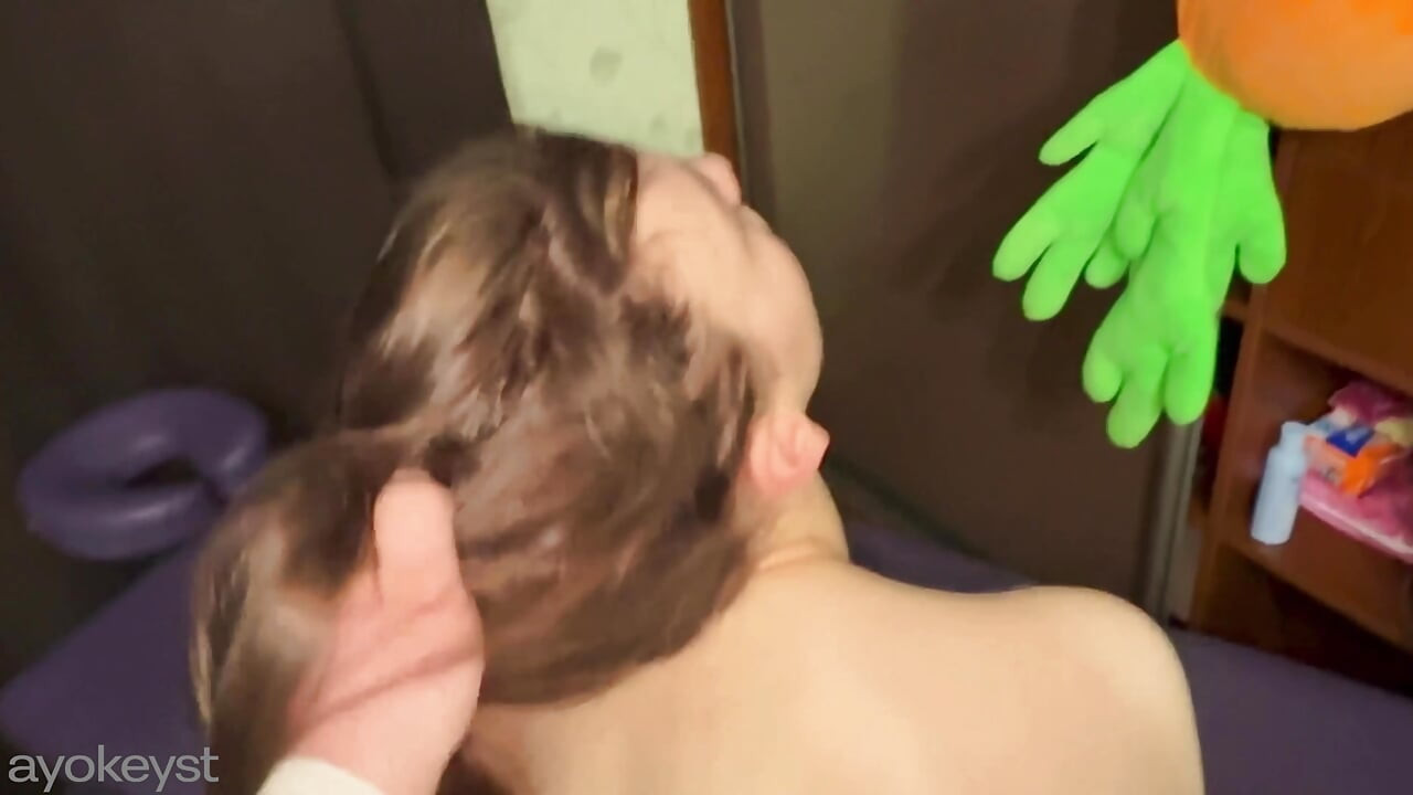 She came for a massage, and bumped her ass into the thick cock of a lustful masseur