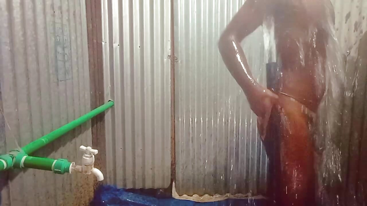शॉवर हस्तमैथुन सेक्स वीडियो