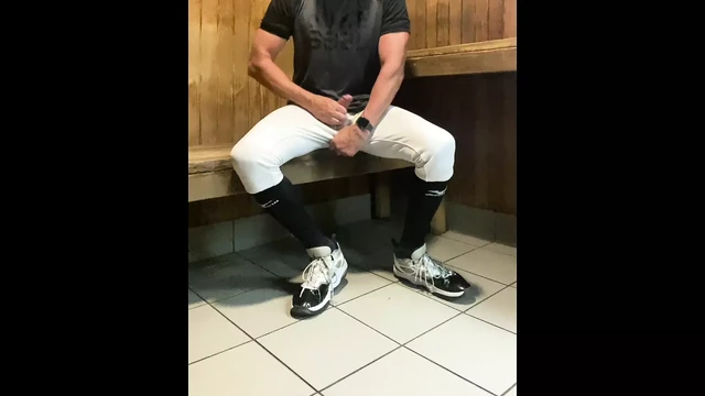 JockDad87 is horned up after a workout in the sauna