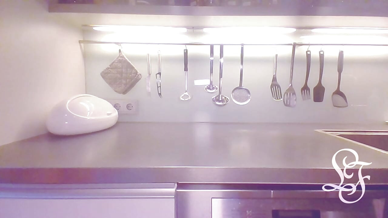 Video completo de mí estirándome el culo con papas, zanahorias y limones