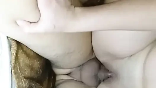 Terangsang membiarkanku ke dalam memeknya 🥵