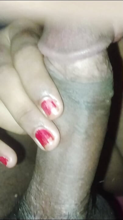 Desi bhabhi ko land munh mein dekhkar chut faadi