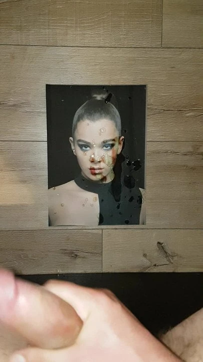 Hailee Steinfeld Bonus Orgasm
