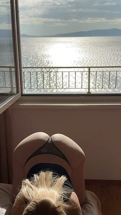 흑인 대물 자지에게 따먹히는 핫한 갈색 머리