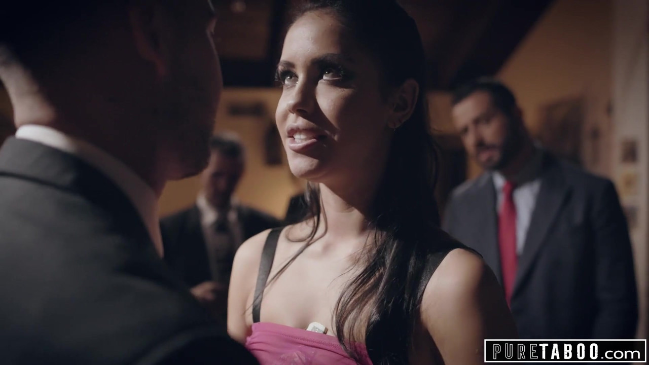 純粋なタブー痴女がビジネスマンに屈辱-公共ファック