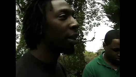 Sahilde kocaman penislerle spor yapmak