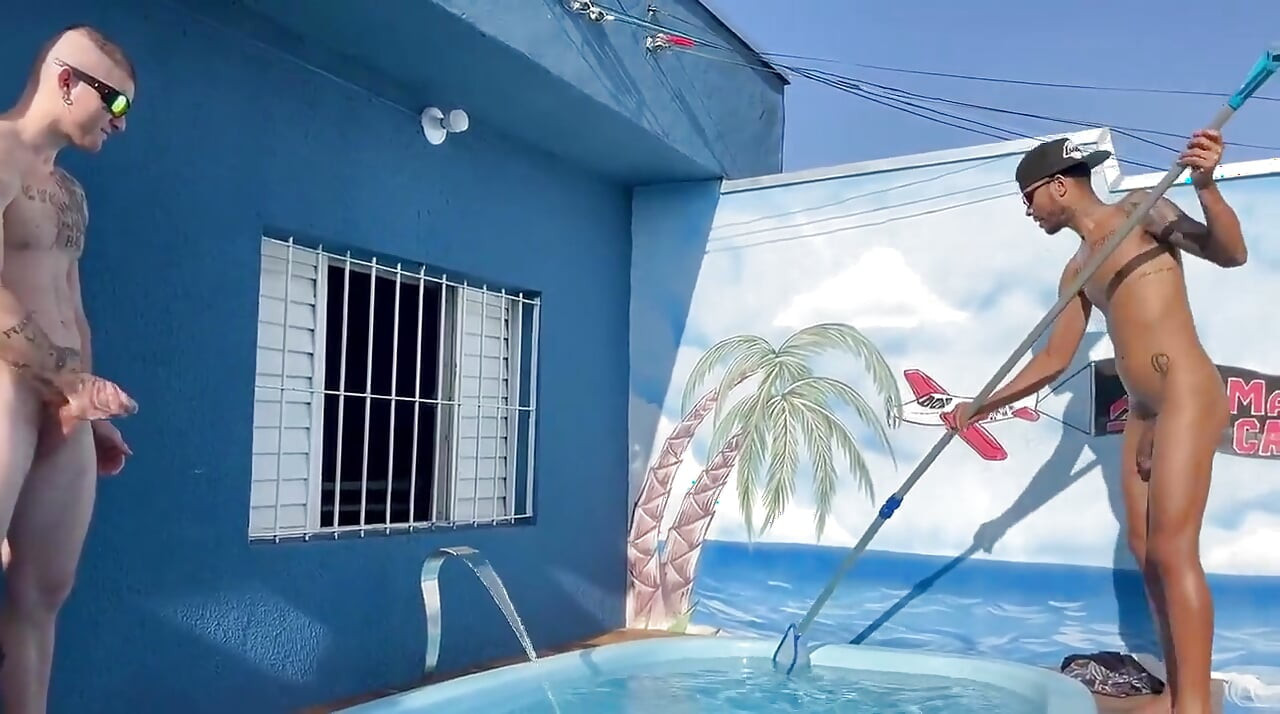 2 Straights Jerking off in the Pool