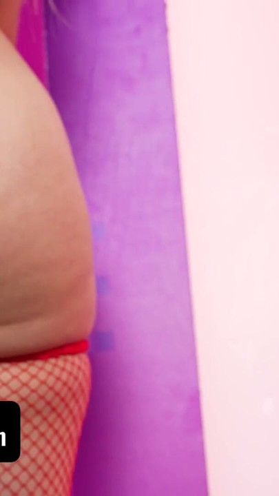 O Sexbot da TeamSkeet é o Melhor Presente de Natal de Todos os Tempos - Freaky Fembots | Clipe 3