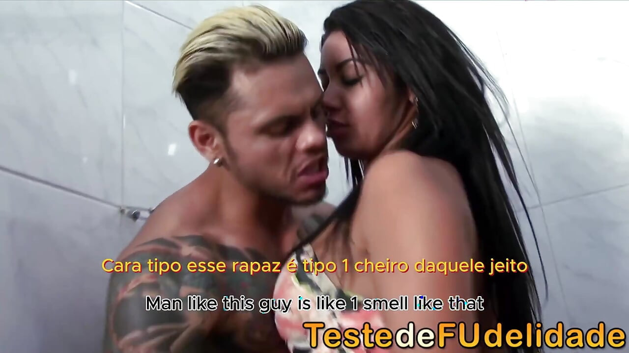 Vruća prijateljica u kupaonici