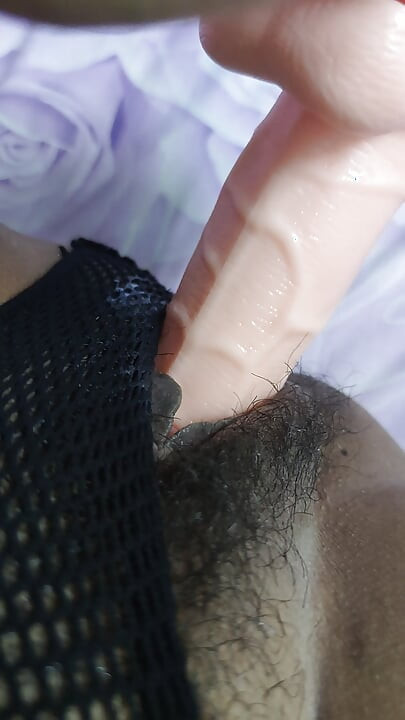 Horny malay pussy masturbate with big dildo