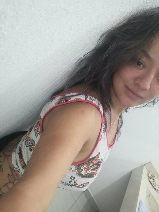 I'm hot after a day at work QueenSm