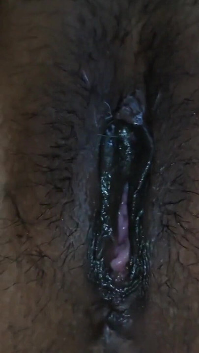 indiam women  masterbating madu bhabi ne apne hato sa Muth mar chut sa pani nekal | Clip 1