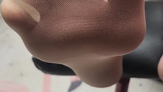 Fetish kaki gadis baik-baik memuja pov joi