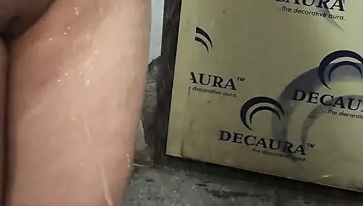 Seks waktu mandi pertama mandi menikmati suaminya penuh puas