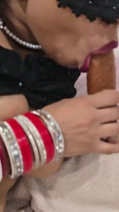 new married desi bhabhi ne khud se chut ka pani nikala | Clip 2