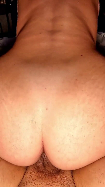 แม่น่าเย็ดปีนขึ้นไปบนตัวฉันและเย็ดฉันจนฉันมา | คลิป 1