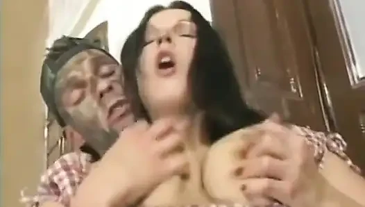 Anna si cewek toket besar dicrot sperma sampai banjir