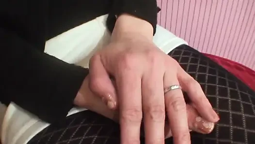 Tante seksi jepang dengan memek mupit dicrot di dalam