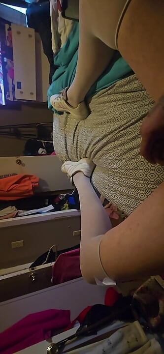 น้องสาวในถุงน่องชักควย