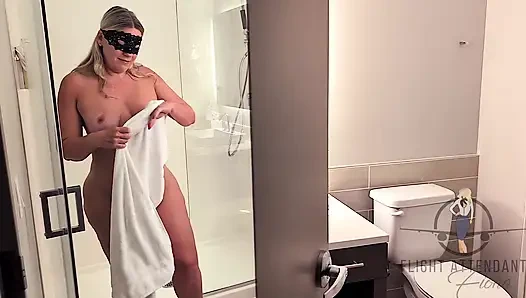 Kupikir aku lagi sendirian di kamar mandi