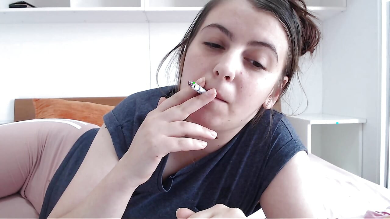 im Stepdaddy teen and he love to play with my ass