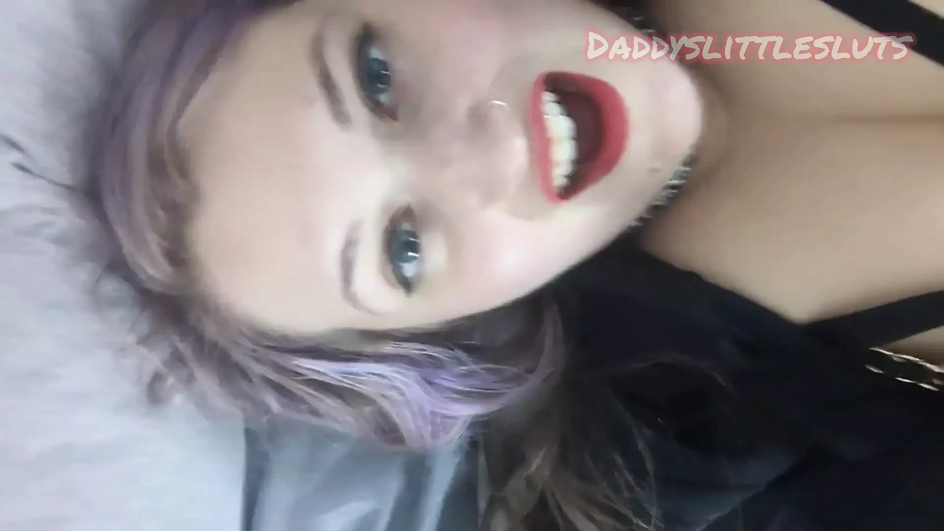 荡妇记录自己高潮！！ 火辣胖女人妻