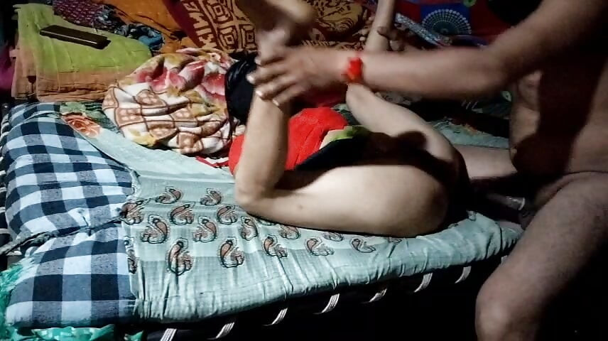 Indian desi aunty ki ladki ki Ghar jakar jabardast chudai ki