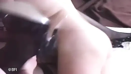Seksi kızlarla klasik grup seks sikişi