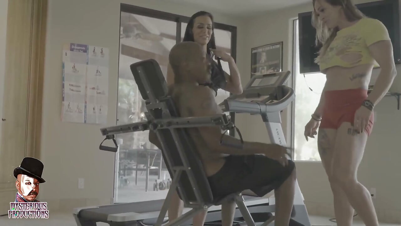 Zamknij umowę - Aliyah Taylor, Simone Steele i Mysteriou