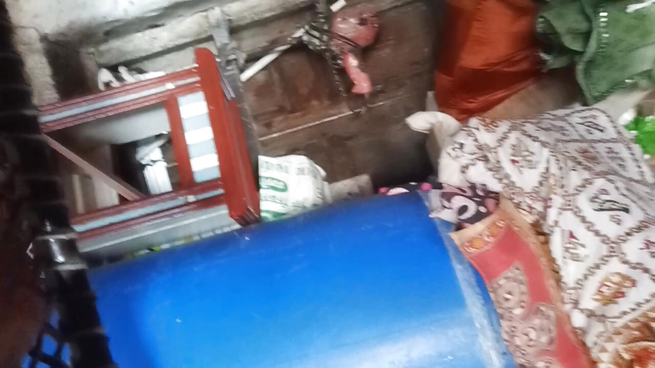 Yah larki bahut sundar hai iski aankhen dekho aaee lav yoo aaee lav yoo aaee lav yoo aaee lav yoo