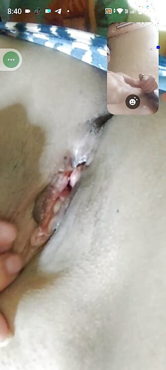 每隔一天，我们都会在视频摄像头中做爱。