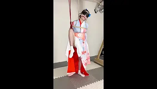 Güneşli bir günde kimono giymenin doruk versiyonu