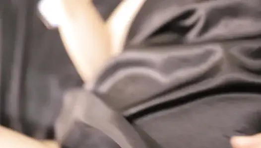 Индийская девушка с огромной сочной намазаной маслом задницей делает массаж и трах раком в атласе